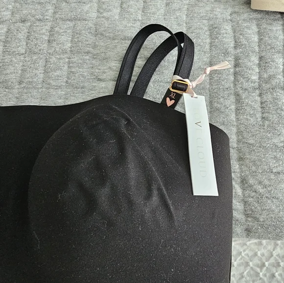 NWT. Victoria Secret Bras Three Bras Together - Picture 4 of 6